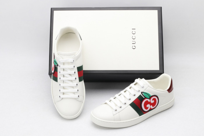 GC LOW-TOP SNEAKER