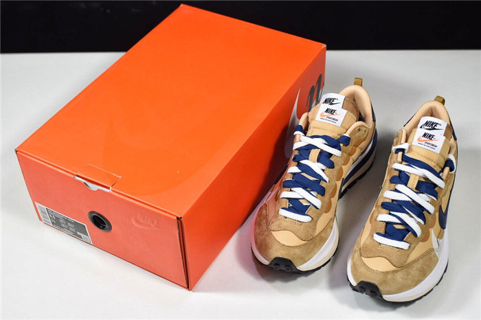 sacai Nike VaporWaffle Sesame DD1875-200