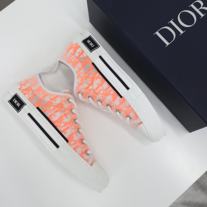 DR B23 OBLIQUE LOW TOP SNEAKER