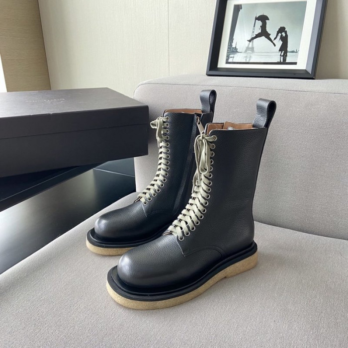 Bo*te*ga ve*ne*ta sneaker