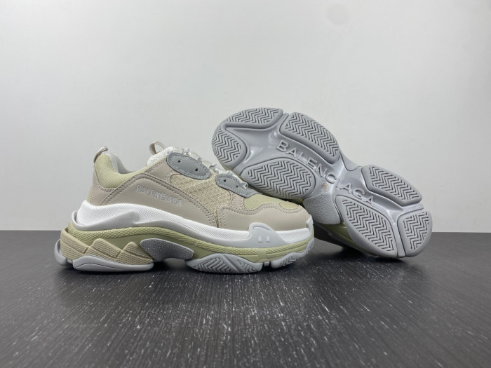 BL TRIPLE S TRAINERS 524039 W2FW4 9790