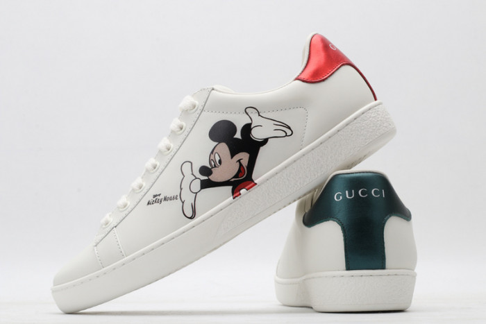 GC ACE EMBROIDERED LOW-TOP SNEAKER GC-18