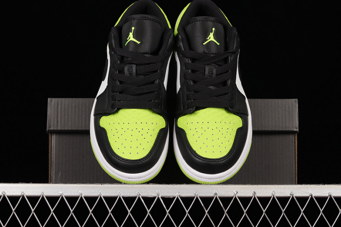 AIR JORDAN 1 LOW "VIVID GREEN SNAKESKIN