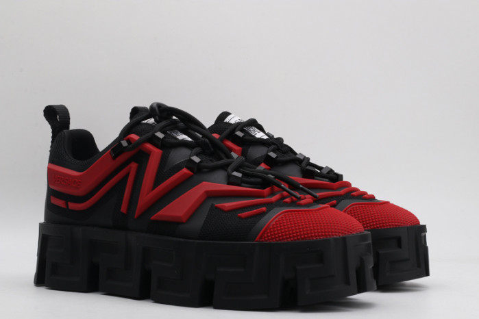 VERSA CHAIN REACTION SNEAKERS
