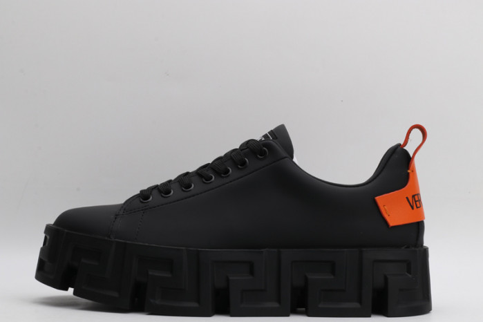 VERSA CHAIN REACTION SNEAKERS