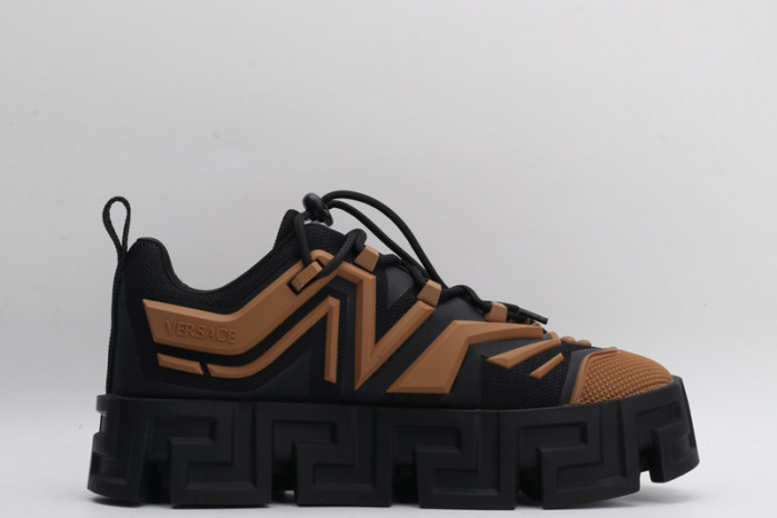 VERSA CHAIN REACTION SNEAKERS