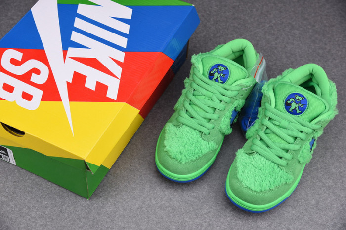 Nike SB Dunk Low "Grateful Dead - Green Bear" - CJ5378-300