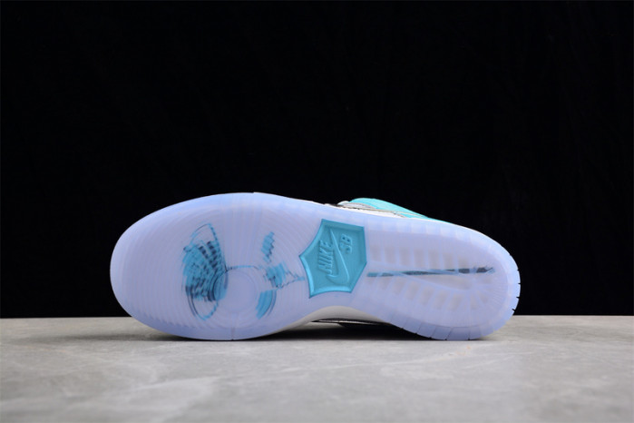 April Skateboards x Nk SB Dunk Low FD2562-400