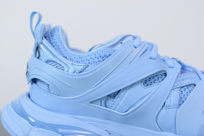 BC TRIPLE TRAINER 542023 W2LA1 4800