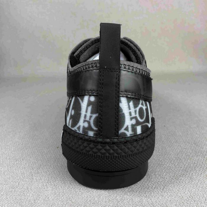 DR B23 OBLIQUE TOP SNEAKER