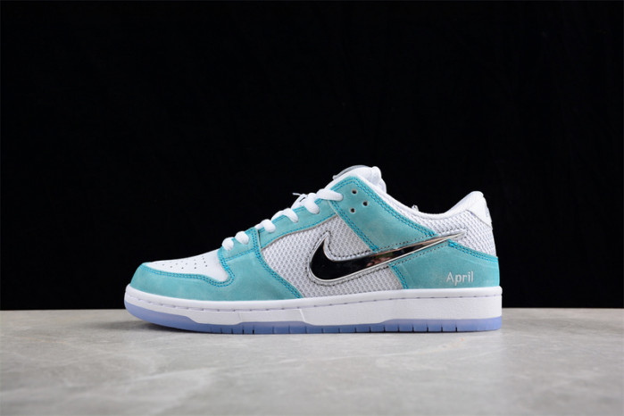 April Skateboards x Nk SB Dunk Low FD2562-400