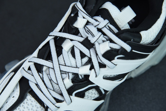 BL TRIPLE S TRAINERS