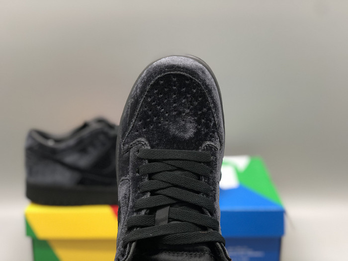 Dover Street Market x Nike Dunk Low Triple Black DH2686-002