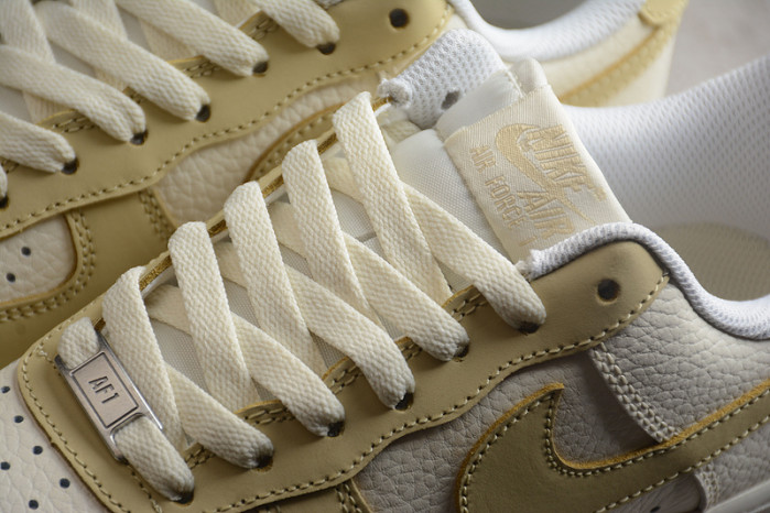 NIKE Air Force 1 AA6902-700