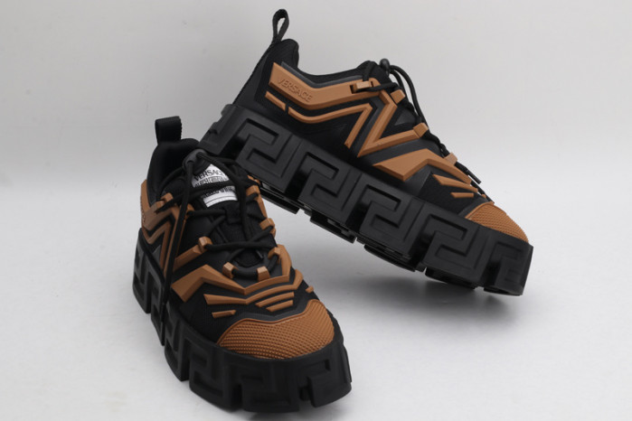 VERSA CHAIN REACTION SNEAKERS