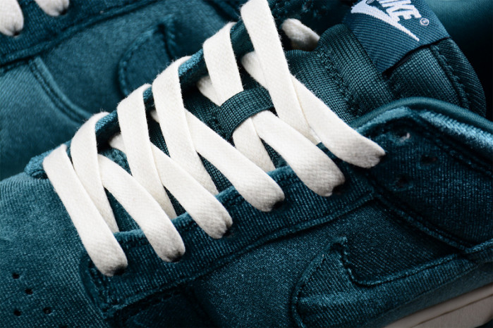 NIKE DUNK LOW “GREEN VELVET“ DZ5224-300