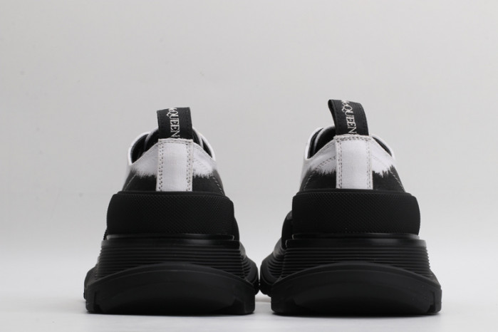 a1exa*der Mcqv*en canvas sneakers