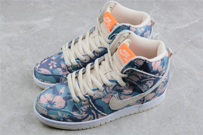 Dunk High SB 