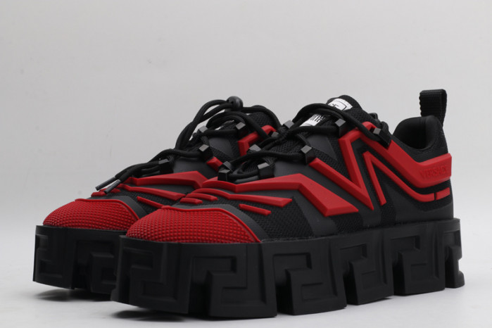 VERSA CHAIN REACTION SNEAKERS