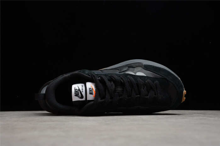 NIKE VAPORWAFFLE SACAI 