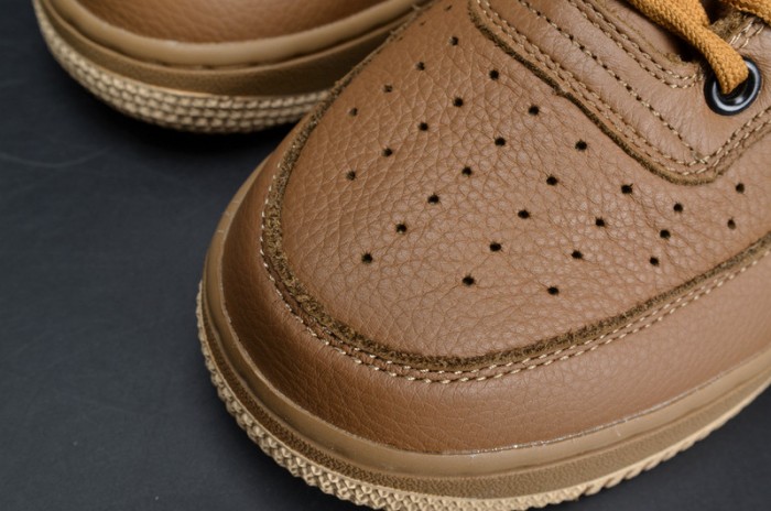 nike wmns sf force 1 “G01den beige” 857872-200