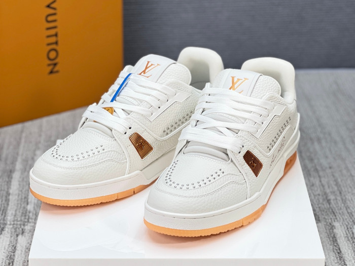 l0vis Vvtt0n lv trainer l&v-252